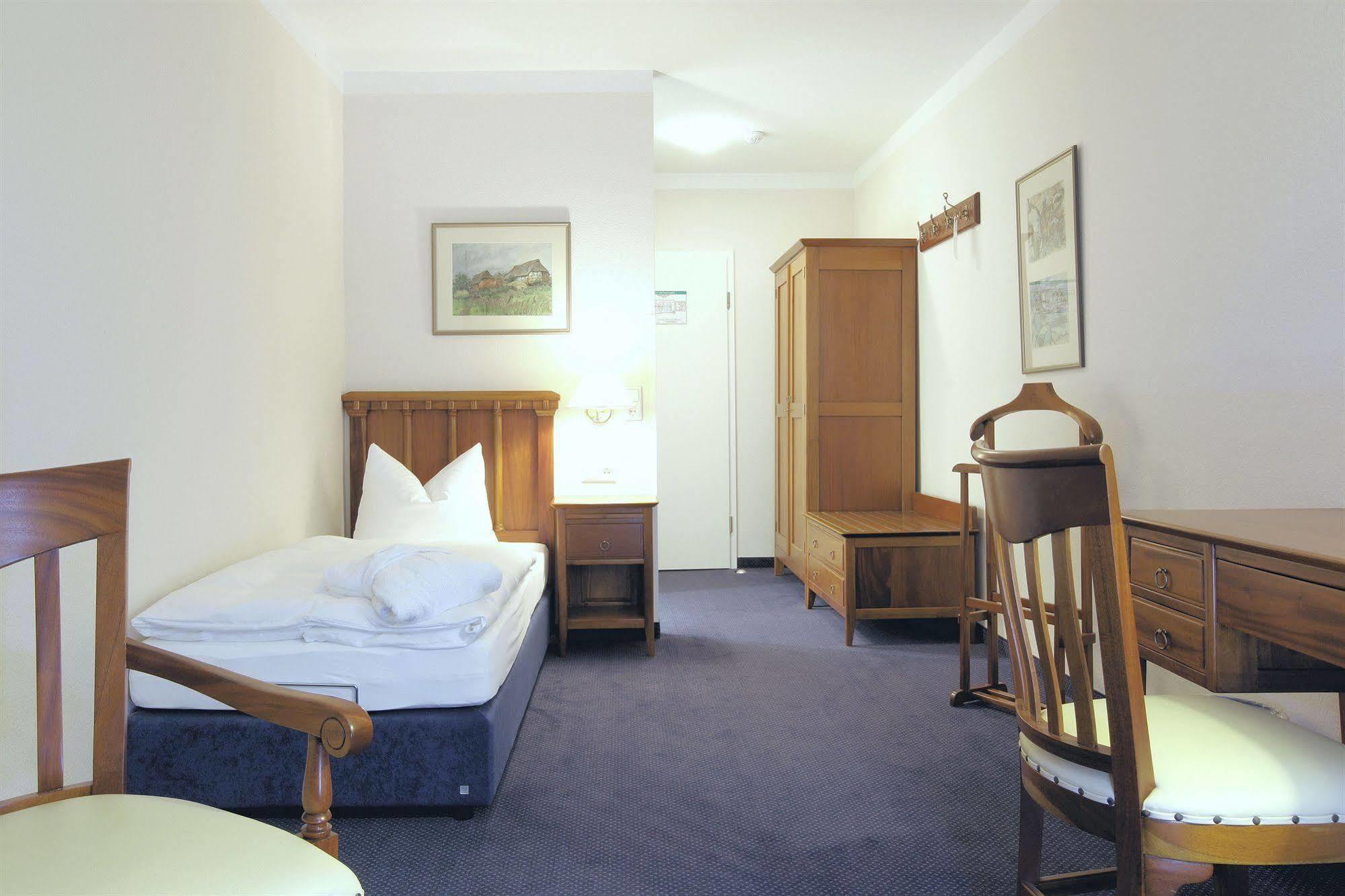 Hotel Badehaus Goor Putbus Exterior foto